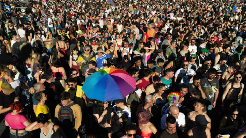 Buenos Aires tem marcha do Orgulho com forte mensagem política diante das eleições