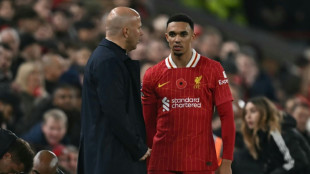 Liverpool's Slot says contract issues not affecting Alexander-Arnold's form