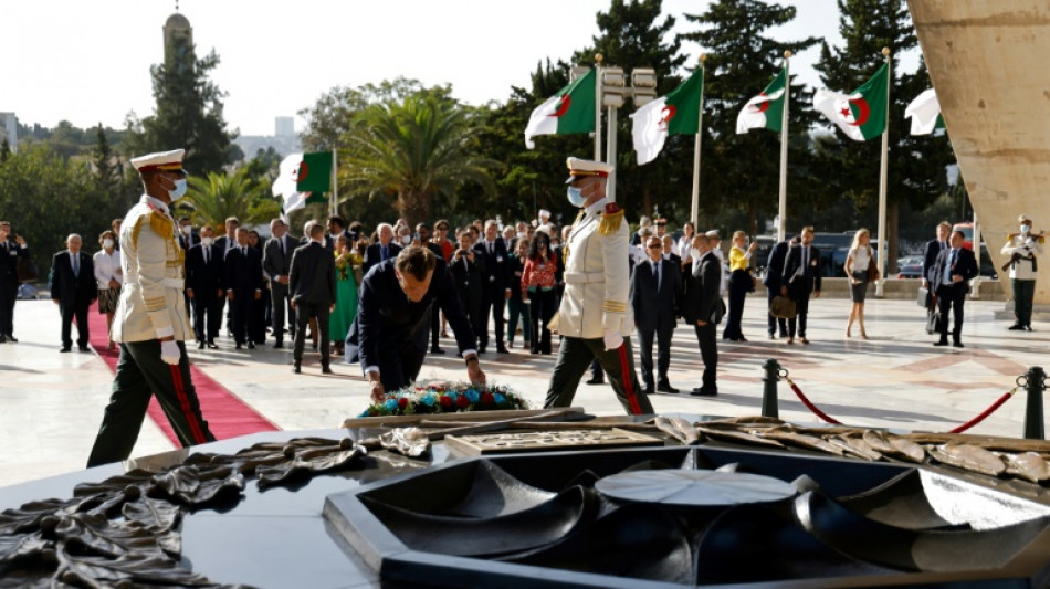 Presidente francés llegó a Argelia para reimpulsar las relaciones