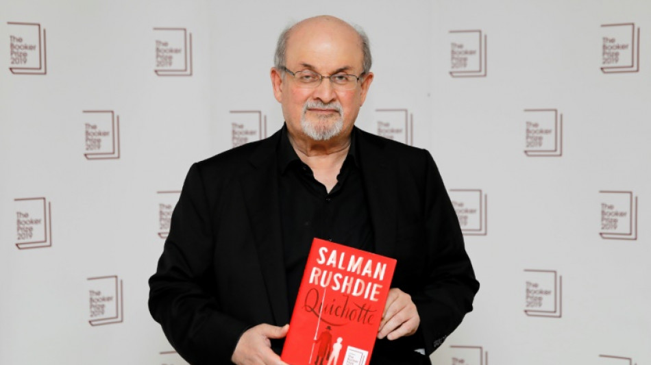 Irán niega "categóricamente" cualquier relación con atacante de Salman Rushdie