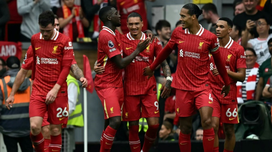 Liverpool vence Bournemouth (3-0) e assume liderança provisória da Premier League
