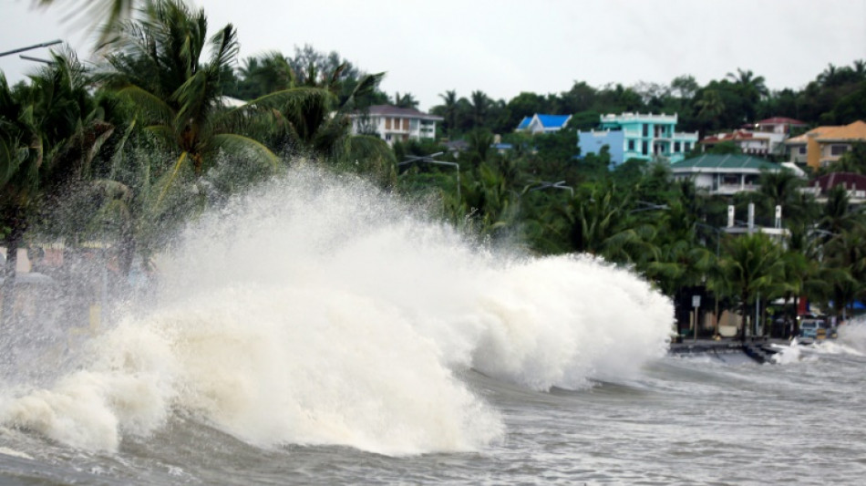 Super-Taifun "Man-yi" wütet auf den Philippinen - Mehr als 650.000 Menschen evakuiert