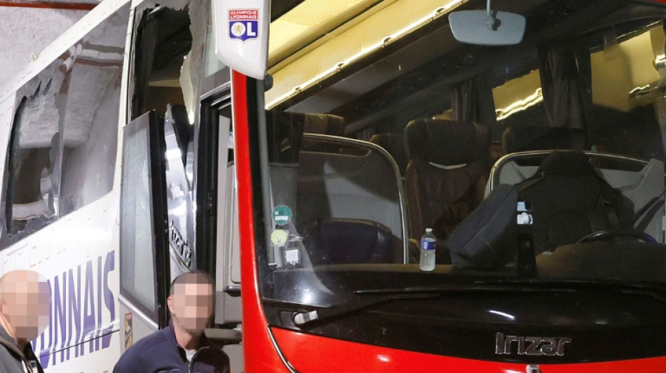 Ônibus do Lyon é apedrejado e clássico com Olympique de Marselha pelo Francês é adiado