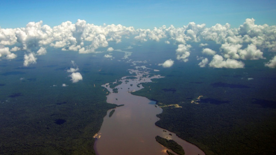 Venezuela convoca referendo consultivo por território disputado com a Guiana