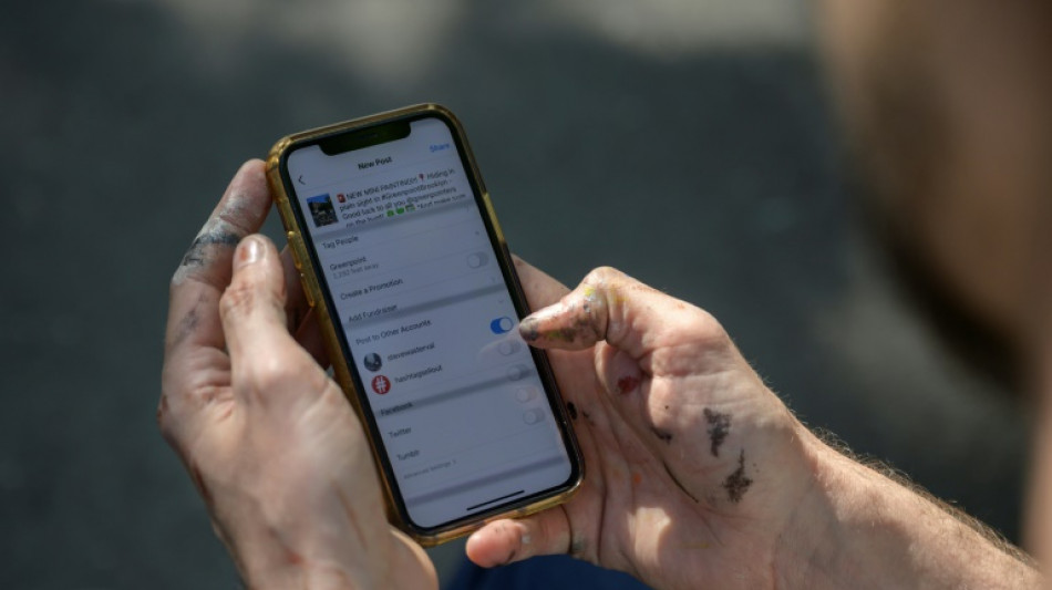 Ein Drittel verzichtet im Urlaub eher auf Freunde und Familie als auf Smartphone