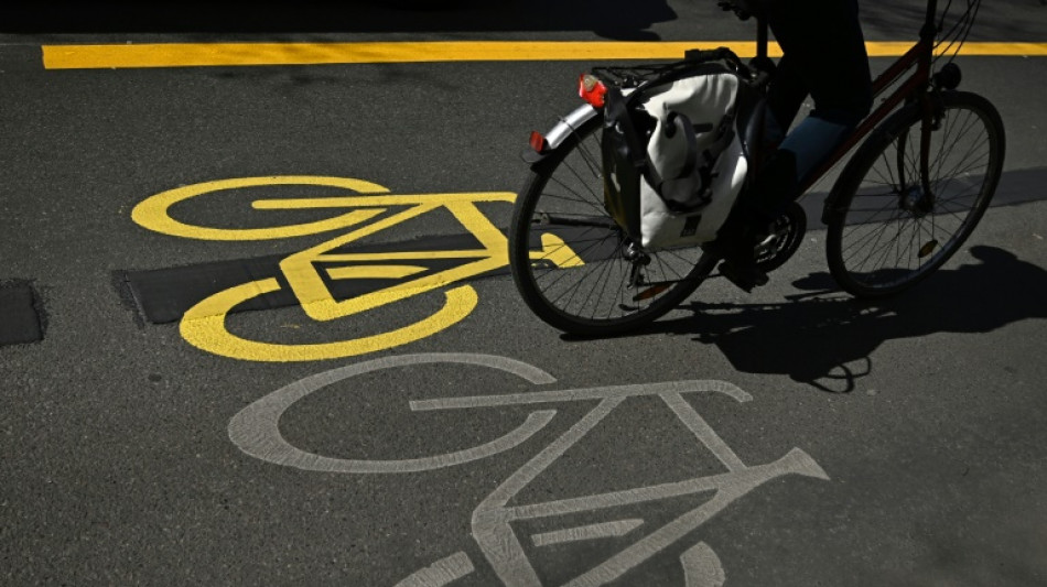 53-jähriger Radfahrer in Nordrhein-Westfalen von Zug erfasst und gestorben