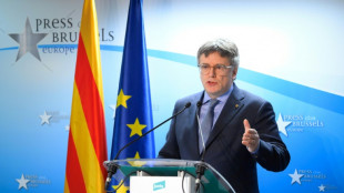 El líder independentista Puigdemont pide que Sánchez se someta a una cuestión de confianza en el Congreso español