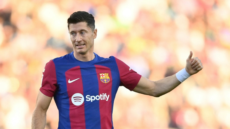 Lewandowski und Cancelo retten Barca