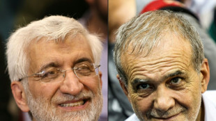 Iranianos definem presidente entre reformista e ultraconservador