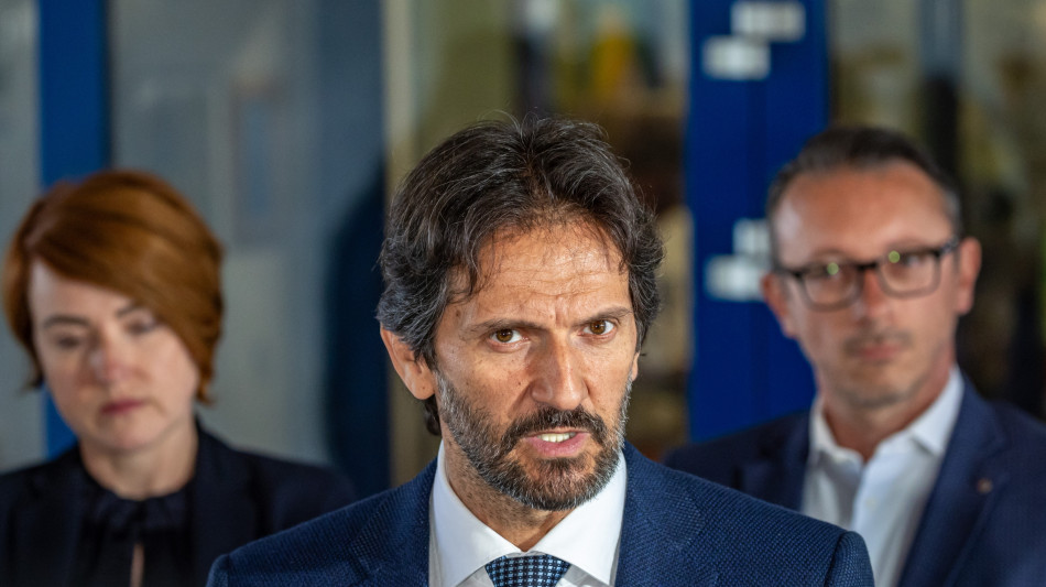 Ministro slovacco, 'Fico stabile ma ancora molto grave'