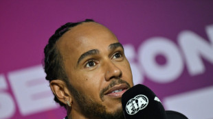 Hamilton diz que quer 'começar novo capítulo' com a Ferrari em 2025