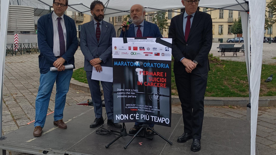 'Basta suicidi nelle carceri', maratona oratoria a Torino