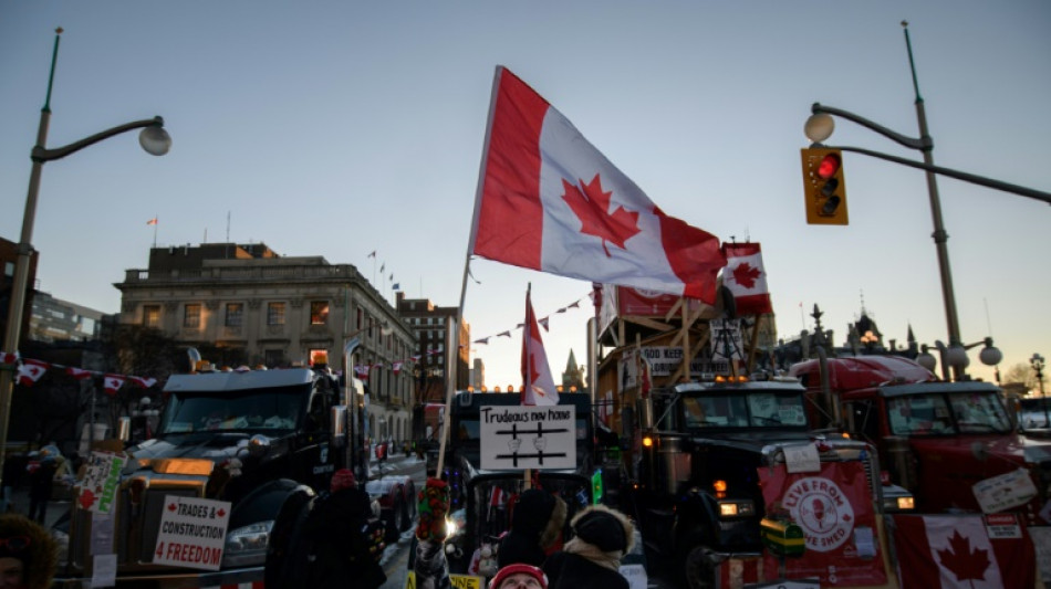 Polizei von Ottawa droht demonstrierenden Lkw-Fahrern mit Festnahme