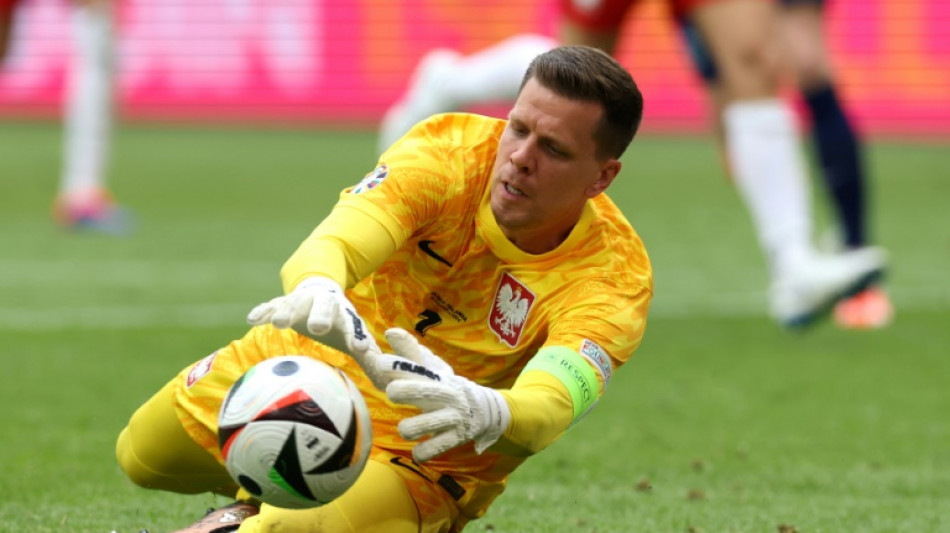 Após deixar a Juventus, goleiro polonês Szczesny anuncia aposentadoria