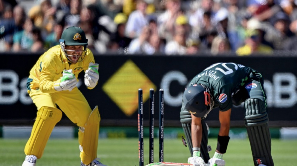 Starc grabs three wickets as Pakistan set Australia 204 to win ODI