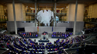 Bundestag beginnt namentliche Abstimmung über Vertrauensfrage