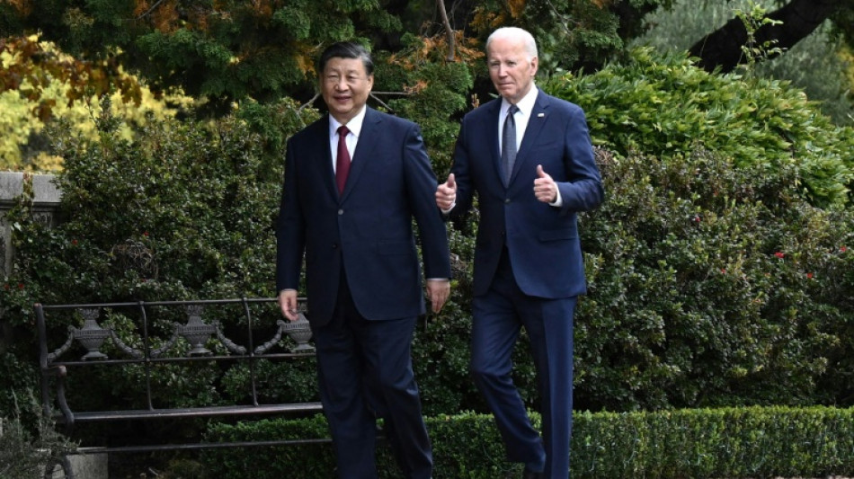 Biden e Xi falam por telefone sobre Taiwan e tecnologia para reduzir a tensão sino-americana