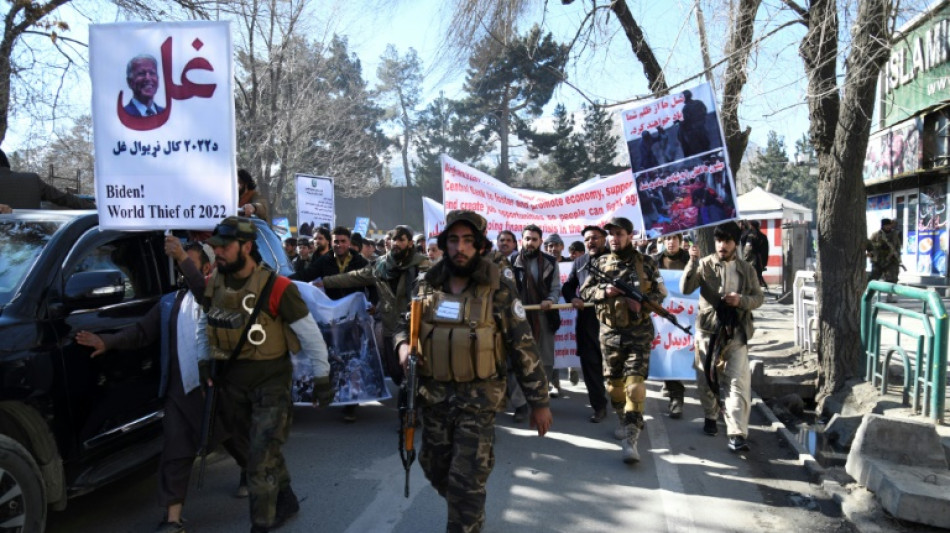 Protesta en Afganistán contra decisión de EEUU de incautar fondos de Kabul