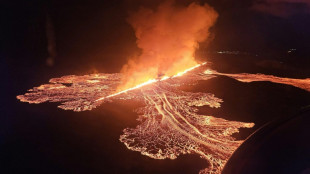 Nach Vulkanausbruch auf Island: Lava läuft auf Parkplatz der Blauen Lagune