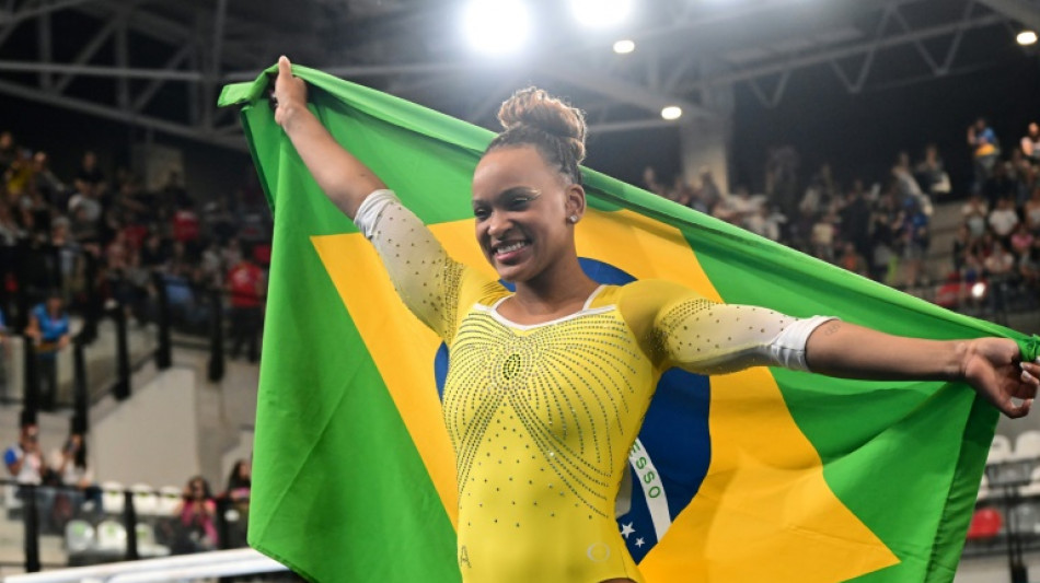 Rebeca Andrade conquista seu primeiro ouro na ginástica artística de Santiago-2023