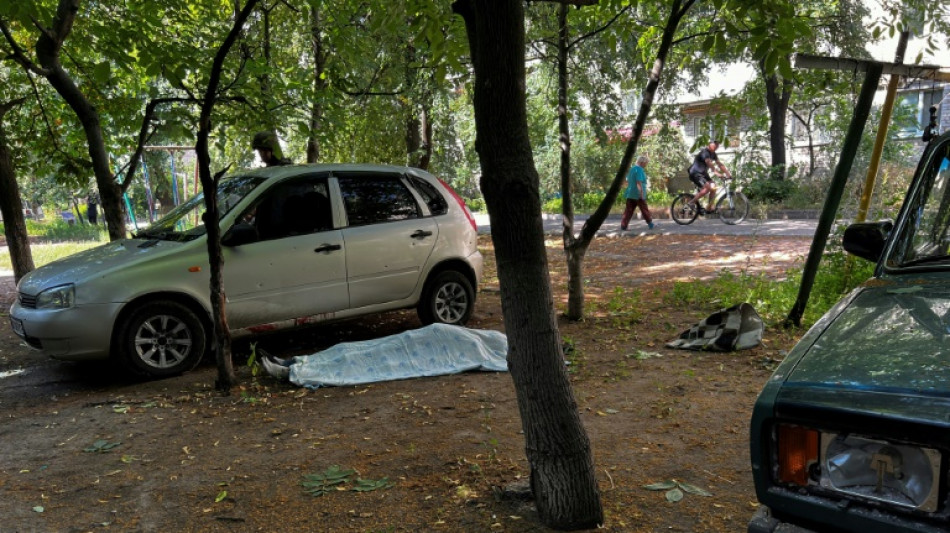 En Sloviansk, las bombas rusas siembran muerte y destruyen edificios residenciales