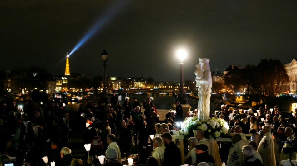 La Virgen de Notre Dame de París regresa a "su casa" cinco años después del incendio