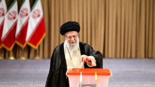Irán elige en la segunda vuelta presidencial entre un reformista y un ultraconservador