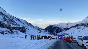 Etwa zehn Wintersportler bei Lawinenabgang in Österreich verschüttet