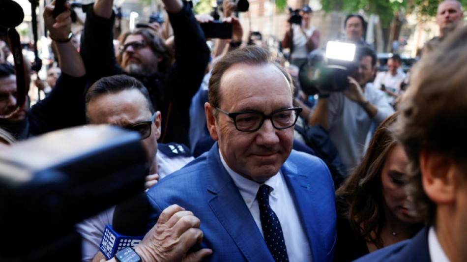 Accusé d'agressions sexuelles, Kevin Spacey laissé libre par la justice britannique