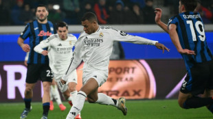 Com gol de Vini, Real Madrid vence Atalanta (3-2) em Bérgamo; Mbappé sai lesionado