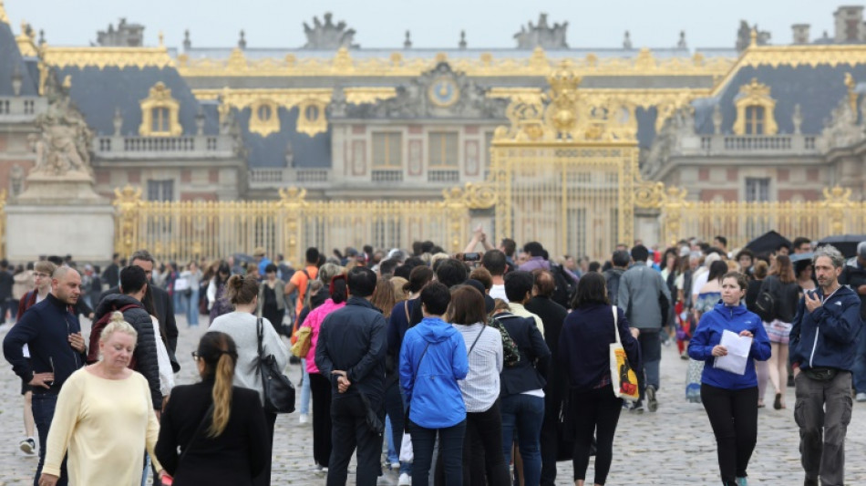 Schloss von Versailles nach Bombendrohung erneut geräumt